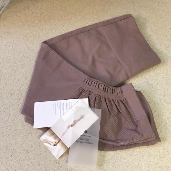 NWT Lululemon awakening crop - Picture 4 of 5